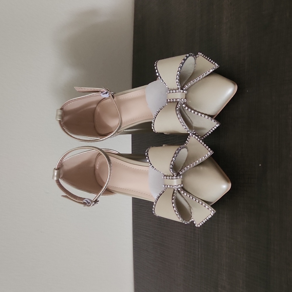 Shoes - Picture 4 of 7